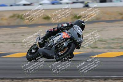 media/Jan-14-2023-SoCal Trackdays (Sat) [[497694156f]]/Turn 4 Set 2 (1030am)/